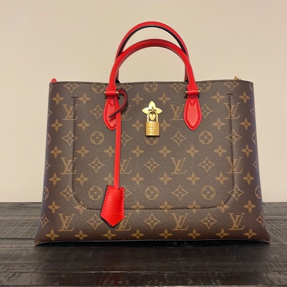 LV Tote 🔥SOLD🔥 - Picture 1 of 16